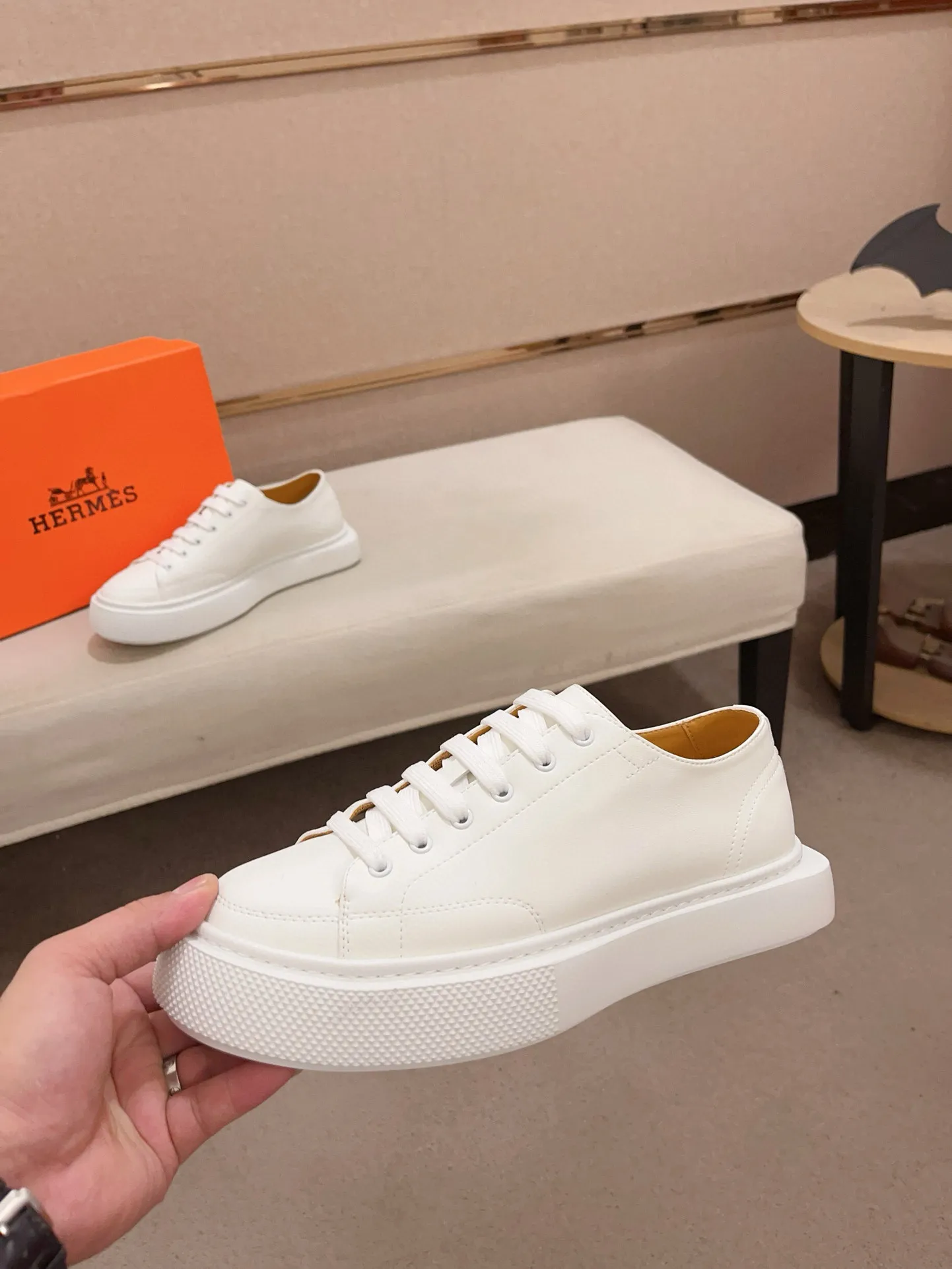 Men's clothing and shoes💰: 442💰《HERMES》【Classic original single version】Hermès; top 🔝purchase agent🔍🔍men's latest 🇺🇸 counter sales simultaneously, imported from Italy original ▲▲cowhide ▲▲ (high-end, nobility, class) ) Exquisite workmanship (Italian 🇮🇹 imported water-dyed 🐂 cowhide lining) sole: original sole provided by the original factory, ⚠️exclusive double-layer activity·TPR·rubber·combined molded outsole; super comfortable·wear-resistant·non-slip·environmental protection The real thing is more beautiful if you take the real thing (high quality, follow the order). You can enter and exit the counter at will * Number of yards: 38-44 (45 can be customized and cannot be returned or exchanged)